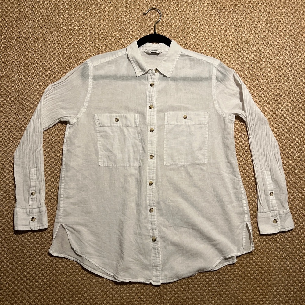 Club Monaco | White Linen Button Down Shirt with Pockets | Small